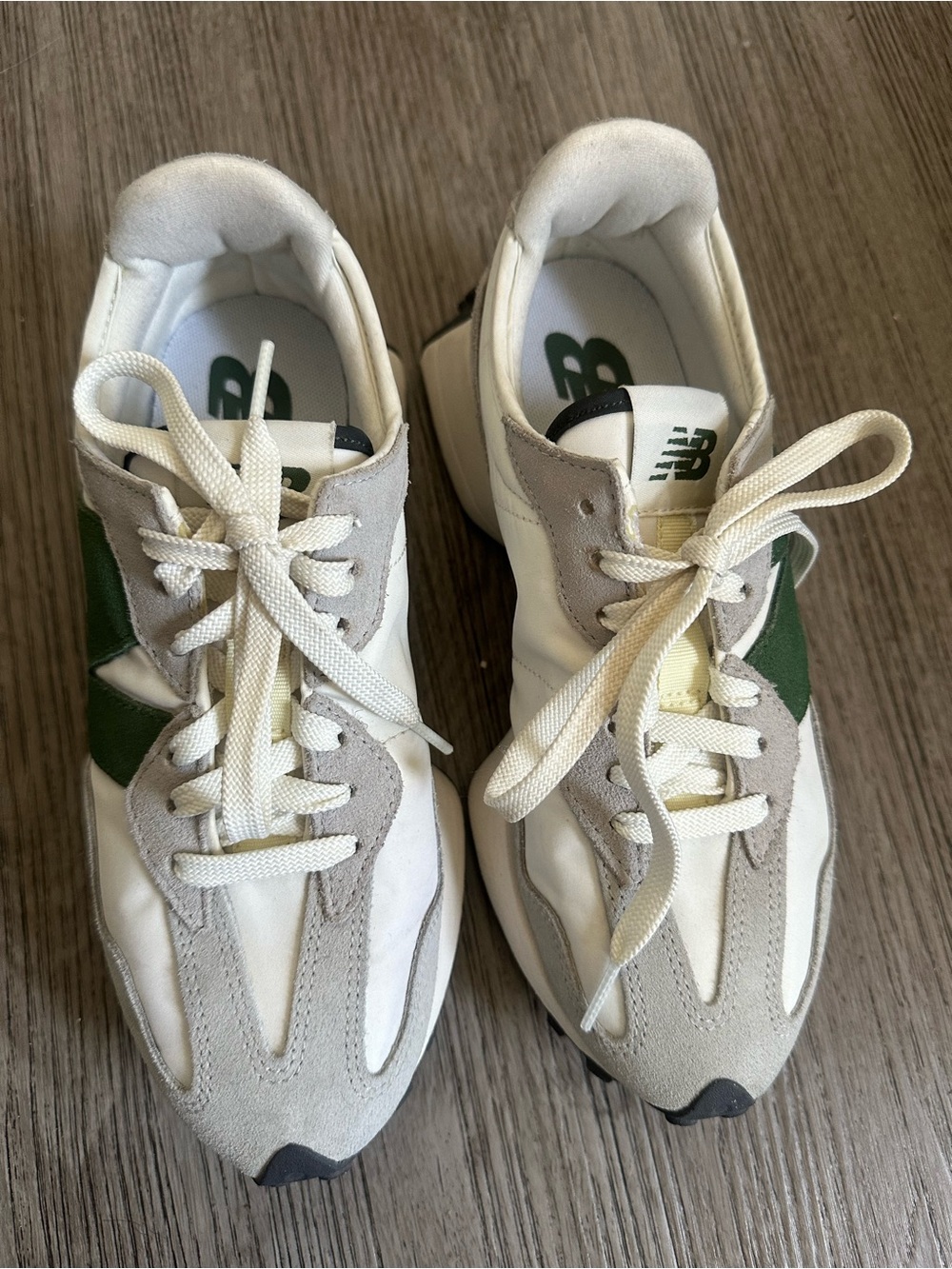 New Balance 327 - Raincloud / Nori Green Sneakers - Women’s Size 7 (Like New)